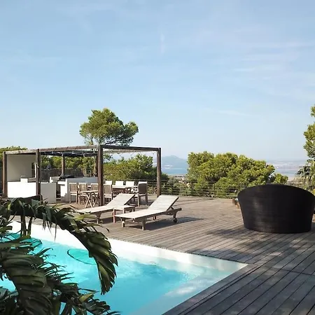 Hotel 12 Couchages, Piscine 16x4, Vue Mer.